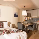 Lägenhetshotell Peaks Place & 4*