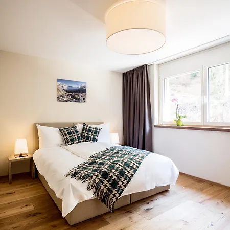 Peaks Place