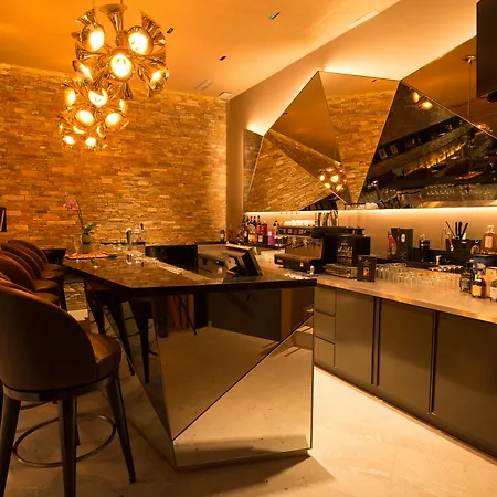 Peaks Place &