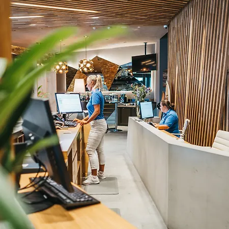 公寓式酒店 Peaks Place & 4*