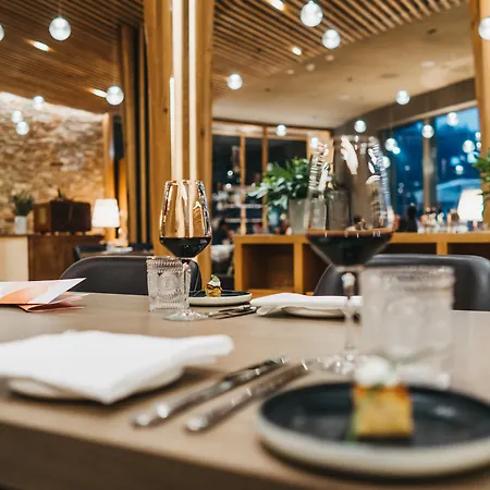 Peaks Place & 公寓式酒店