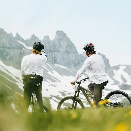 Peaks Place & Aparthotel Laax