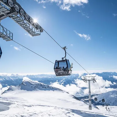 Peaks Place & Laax