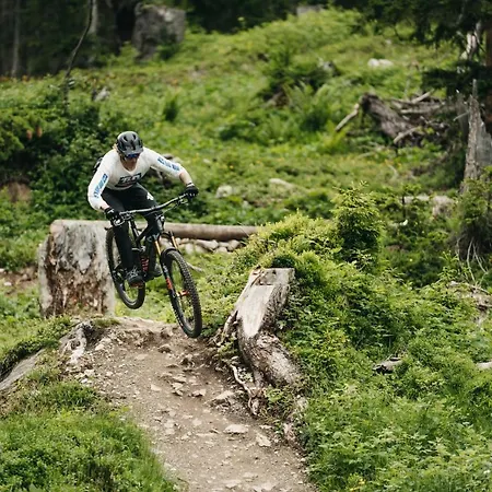 Peaks Place & 公寓式酒店 4*