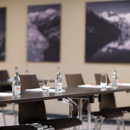 公寓式酒店 Peaks Place & 4*