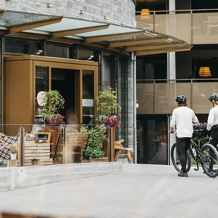 Aparthotel Peaks Place & 4*