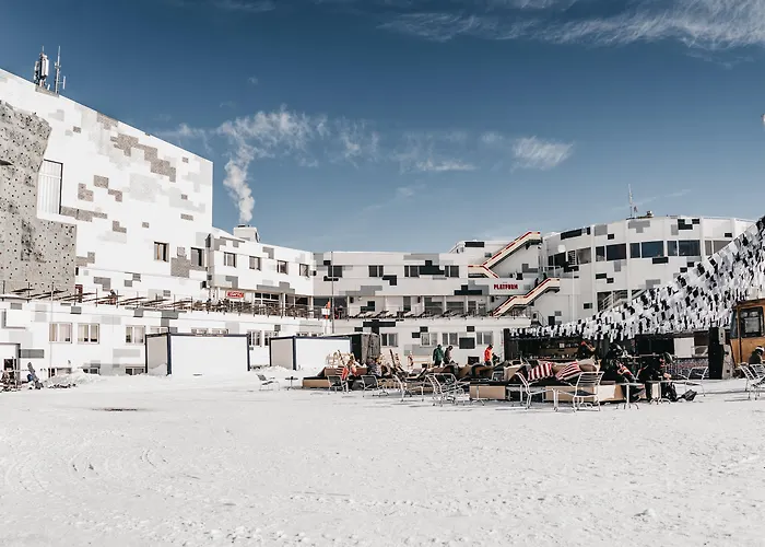 Peaks Place & Aparthotel Laax