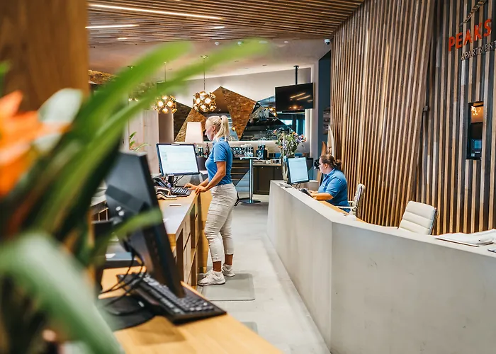 Aparthotel Peaks Place & 4*